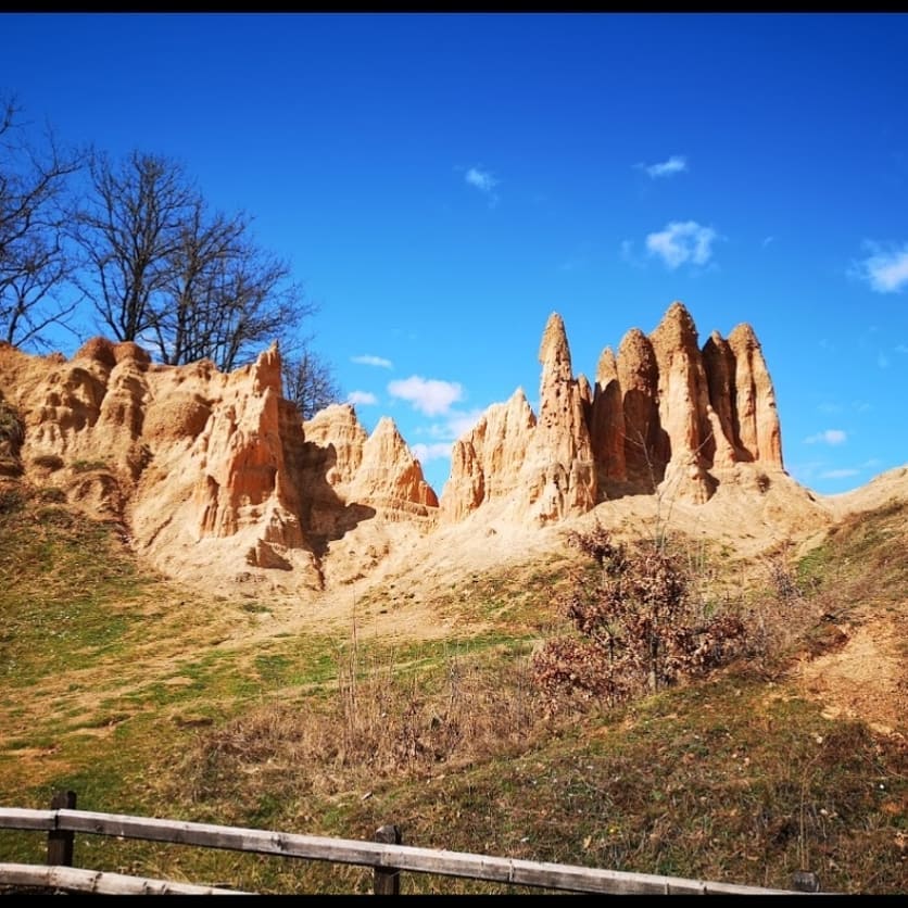 Znate li šta su peščane piramide?⁣