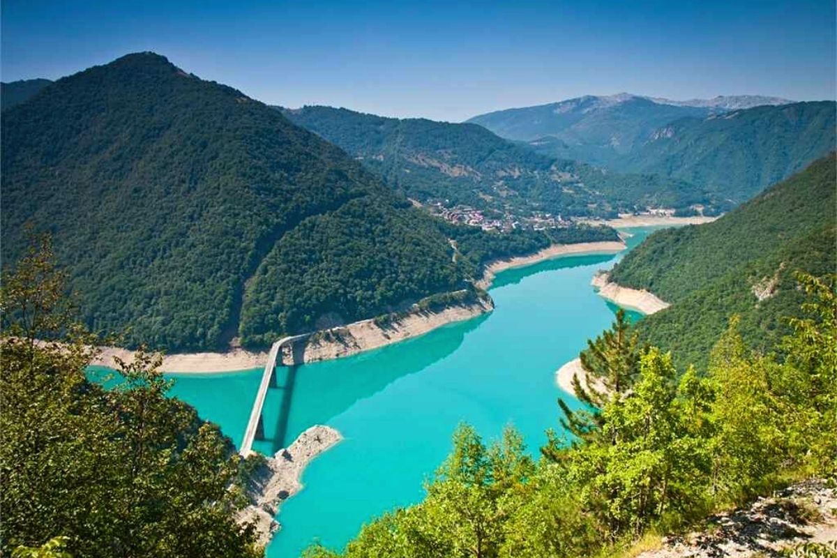 Simbol moći bivše SFRJ,kanjon reke Pive i brana Mratinje